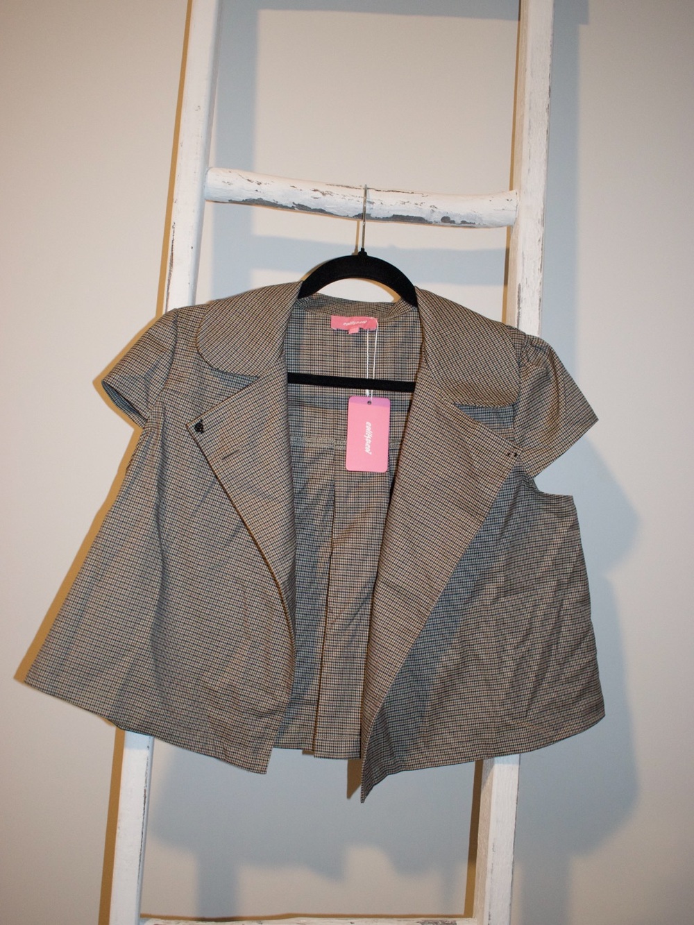 Edikted Houndstooth Cropped Short Sleeve Blazer with Pink Tag